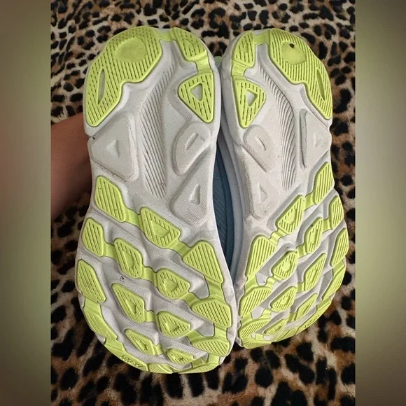 Hoka Women’s Clifton 9 size 6B Light Blue with Neon Yellow Accents Running Shoes - Picture 4 of 5